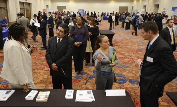 Заявки по безработице в США неожиданно выросли на 7 тысяч