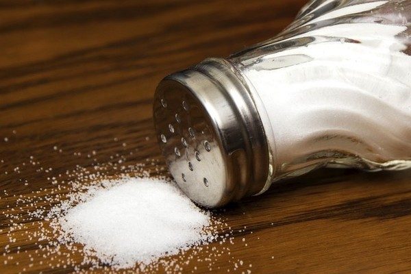 Опасная для жизни: в соли нашли токсичные добавки