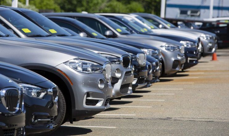 Продажи автомобилей в США выросли в октябре на 0,8%