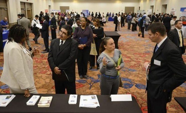 Заявки по безработице в США выросли на 2 тысячи