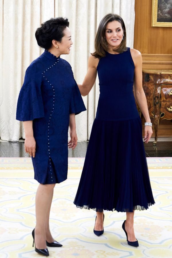 Королева Летиция второй раз надела платье от Felipe Varela (ФОТО)