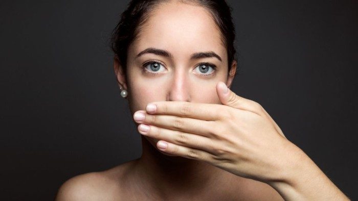 6 способов избавиться от неприятного запаха изо рта