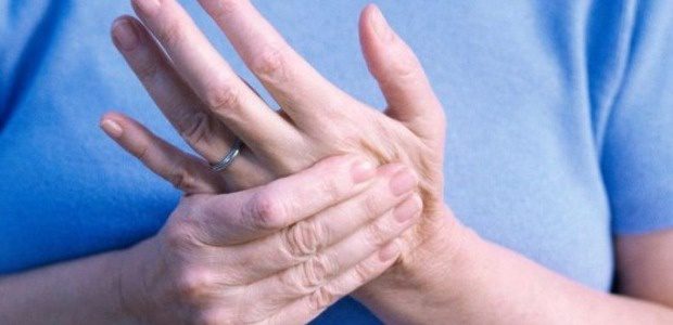 Почему немеют руки: 7 серьезных причин