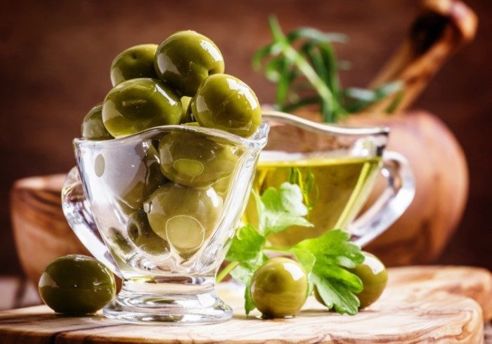 Что будет с организмом, если вы будете пить оливковое масло натощак