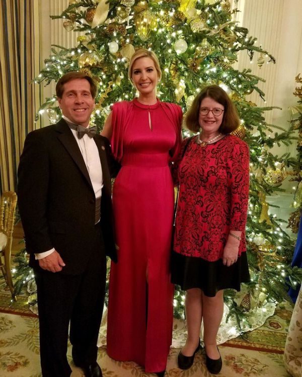Иванка Трамп в идеальной красном платье на приеме в Белом доме (ФОТО)