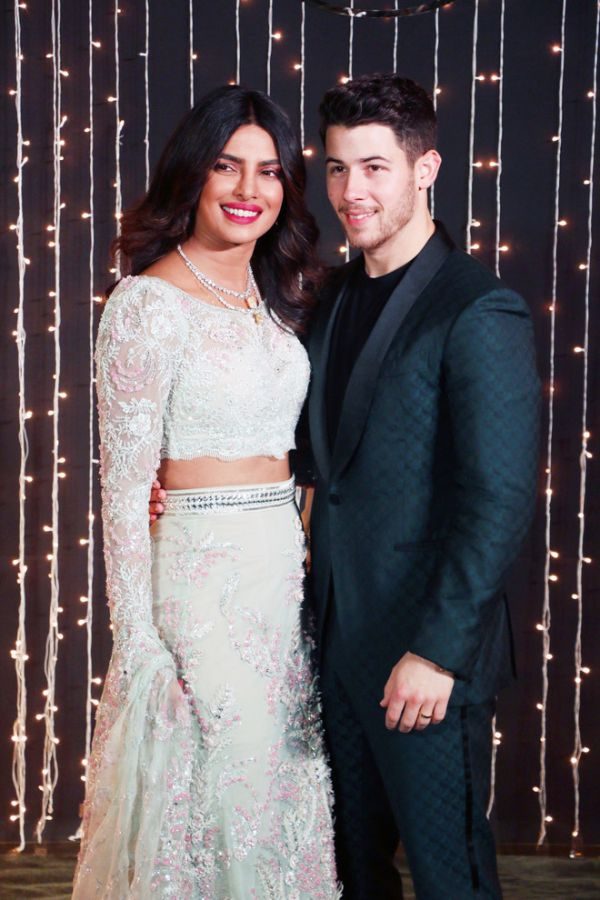 Четвертое свадьбы: Приянка Чопра в платье, изготовленной вручную (ФОТО)