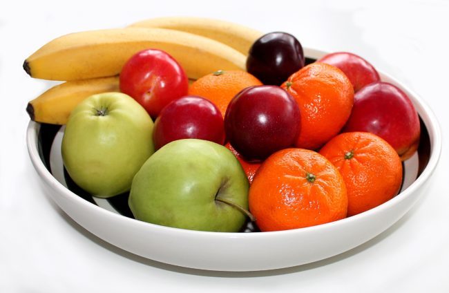 Медики назвали фрукты, которые можно есть с косточками