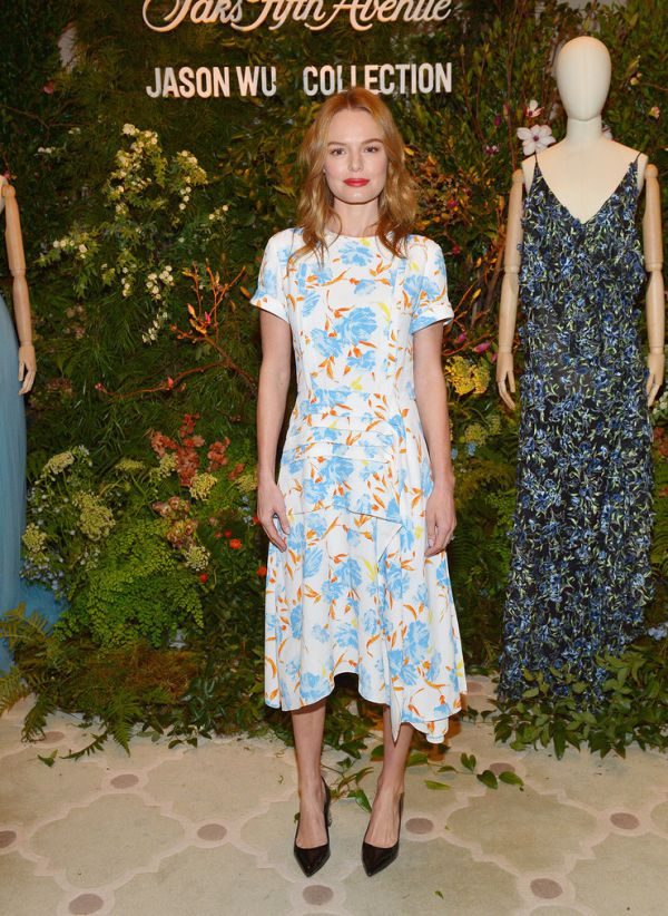 Кейт Босуорт показала ідеальну фігуру у "квітковій" сукні (ФОТО)