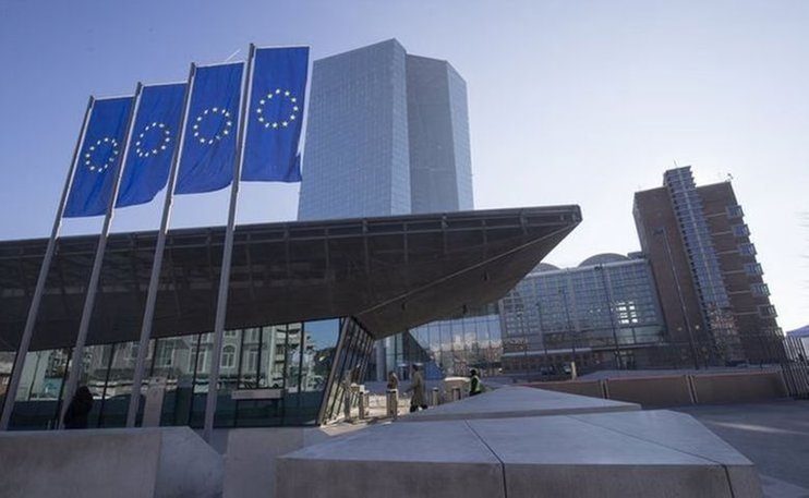 Европарламент решился на обсуждение с США пошлин на промтовары