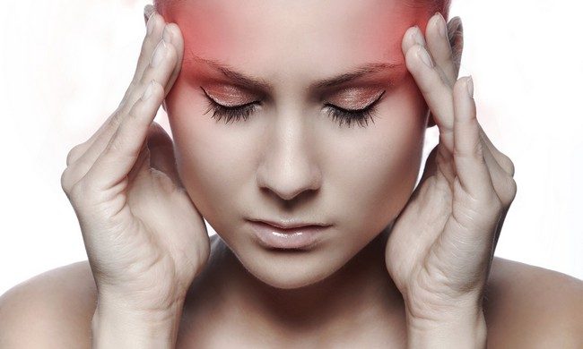 Почему болит голова и тошнит одновременно