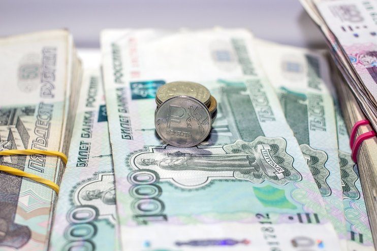 Прогноз: рубль порекомендует использовать позитив и заранее купить валюту для отпуска