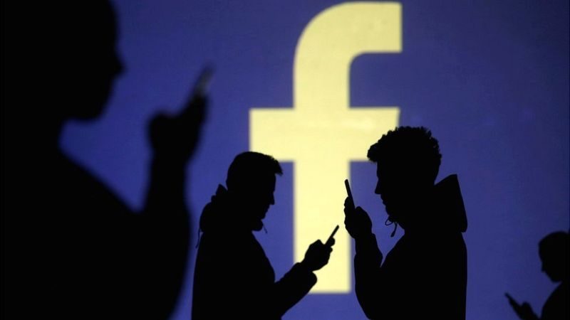 Руководители Facebook - "цифровые гангстеры". Обзор СМИ