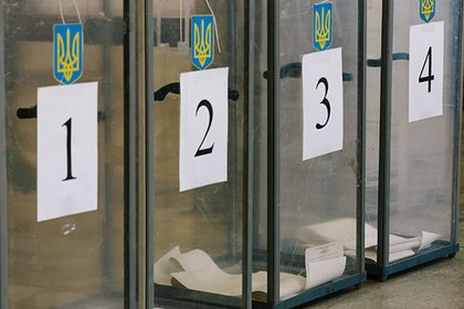 Украина заявила о попытках России остановить едущих на выборы крымчан