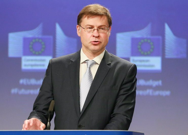 Домбровскис: "жесткий" Brexit навредит ликвидности на финансовых рынках