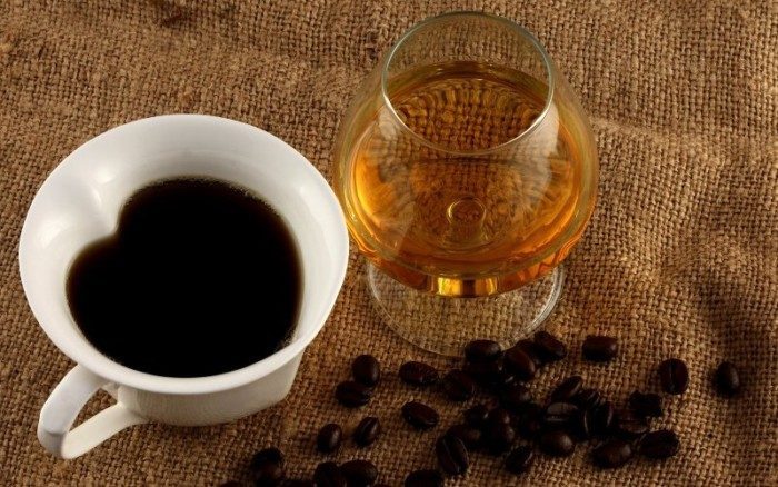 Можно ли пить кофе после алкоголя: ответ специалистов