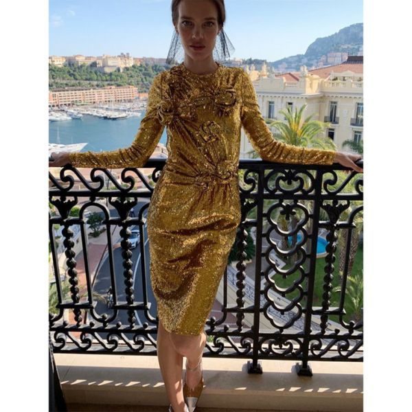 Наталья Водянова в "золотом" платье покоряет Монако (ФОТО)