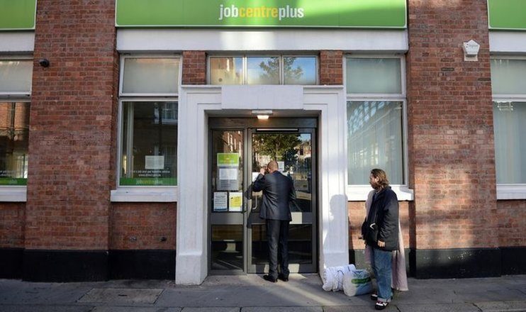 Безработица в Великобритании осталась на уровне 3,8%