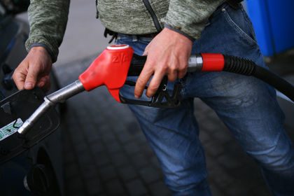 Правительство объяснило сообщения о росте оптовых цен на бензин