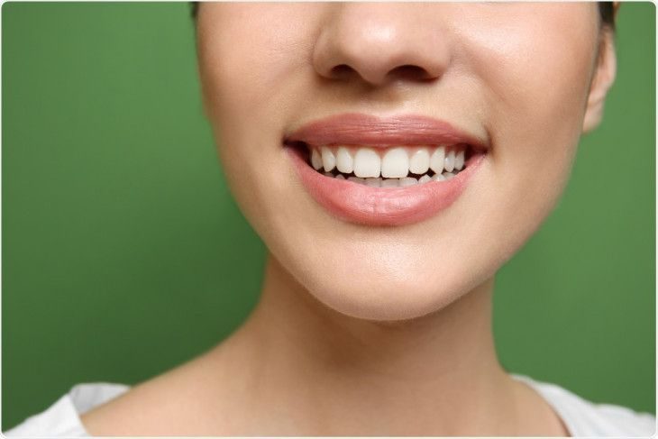 Отбеливание зубов в домашних условиях: безопасно или нет