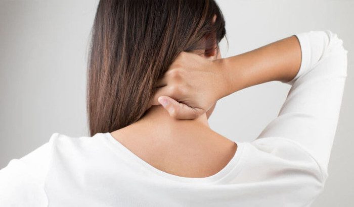 6 нарушений в организме, о которых свидетельствует боль в шее