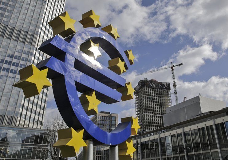Доверие инвесторов в еврозоне снизилось до минимума за 6,5 лет