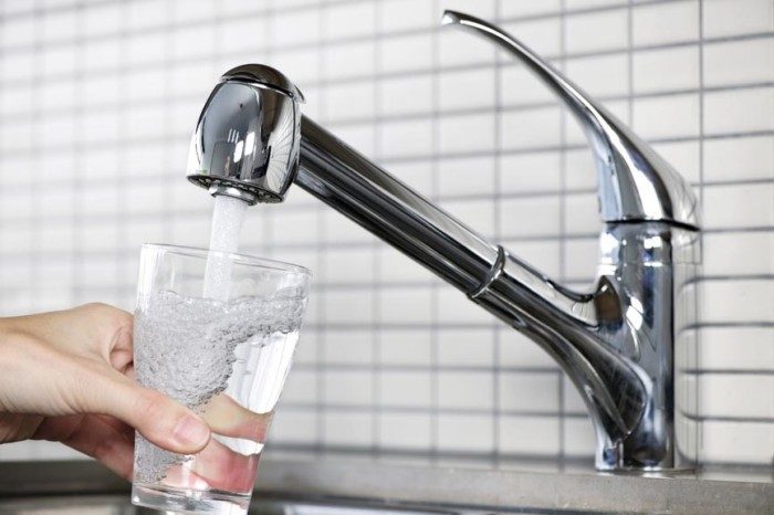 Фахівці пояснили, чи можна пити воду з-під крану