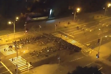 Силовики начали разгон протестующих в Минске