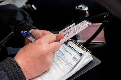 В России утвердили изменения в права и другие документы для водителей