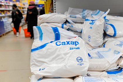 Власти объявили предельные цены на сахар и масло в магазинах