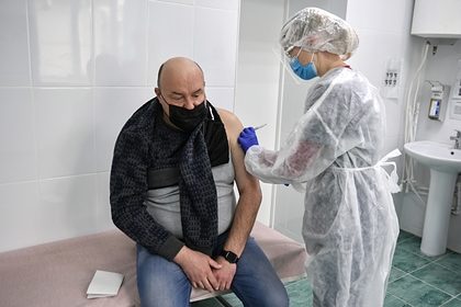Минздрав одобрил вакцинацию «Спутником V» россиян старше 60 лет