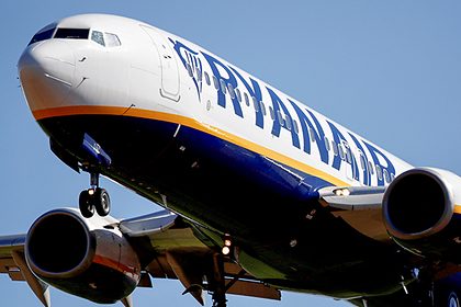 Самолет Ryanair экстренно сел в Берлине из-за сообщения о взрыве
