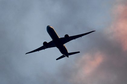 Самолет SSJ-100 аварийно сел в России из-за отказа турбины