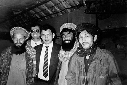 Шойгу прокомментировал свое фото с моджахедами из 80-х