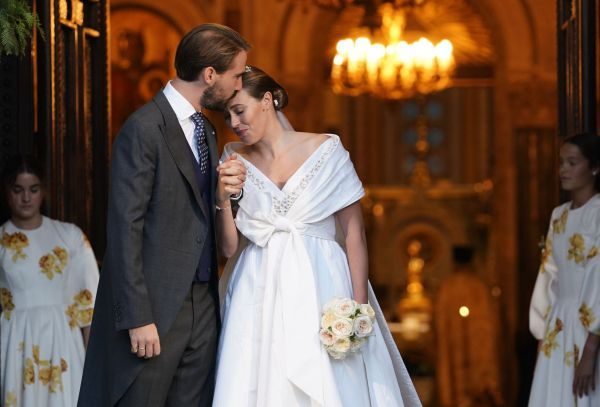 Весілля року: Кутюрне плаття Chanel і королівська тіара нареченої грецького принца (ФОТО)
