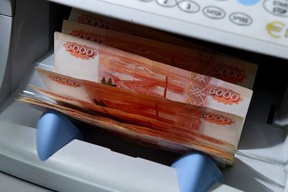 Финансист объяснил возможность сотрудников ФСБ иметь сотни счетов в банках