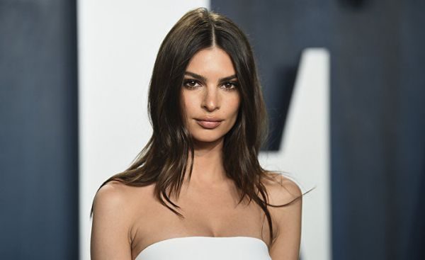 Емілі Ратажковскі і її ідельна косуха для цієї осені (ФОТО)