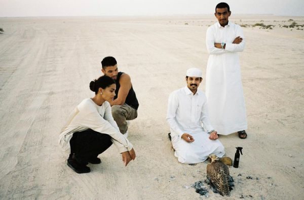 Тіна Кунакі позує в пустелі у найбажанішому мерчі року (ФОТО)