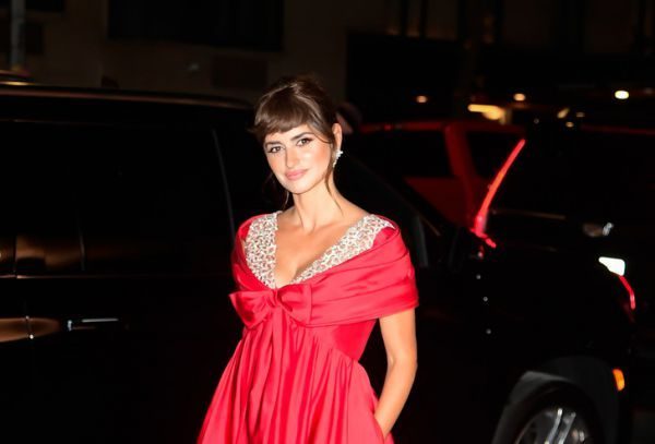 Дивовижна Пенелопа Крус у Chanel з ніг до голови (ФОТО)