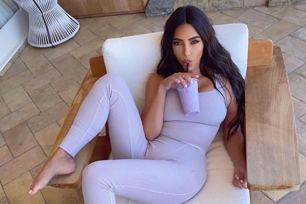 Ідея комфортного образу для тривалого перельоту від Кім Кардашьян (ФОТО)