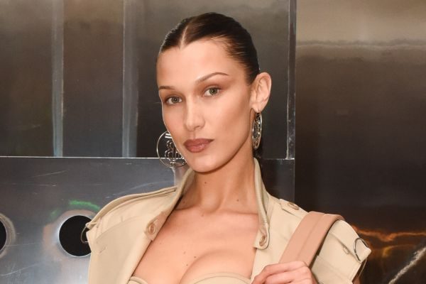 Новий тренд весни 2022 — брюки-рейтузи: показує Белла Хадід (ФОТО)