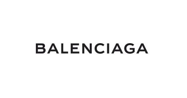 Бренд Balenciaga видалив усі свої пости в Інстаграмі в знак підтримки України (ФОТО)