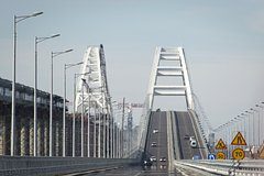 Многокилометровую пробку перед Крымским мостом устранили