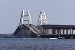 Автомобильное движение по Крымскому мосту возобновили