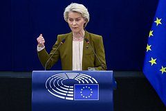 Глава Еврокомиссии провела "хороший разговор" с Трампом о России