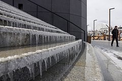 Россиянам посоветовали смотреть под ноги