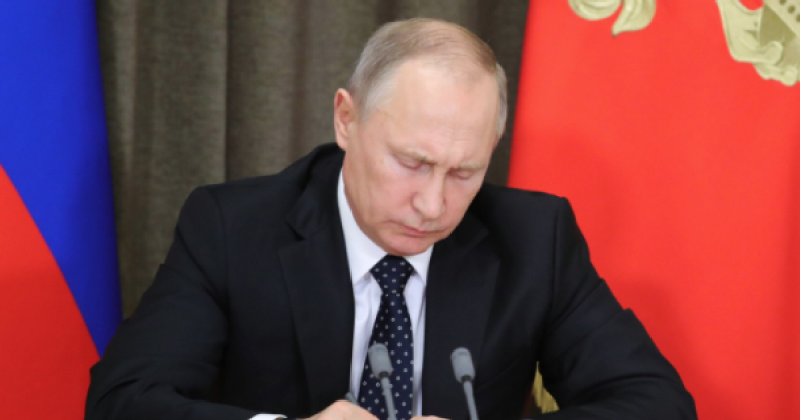 Путин утвердил поправки в пенсионное законодательство