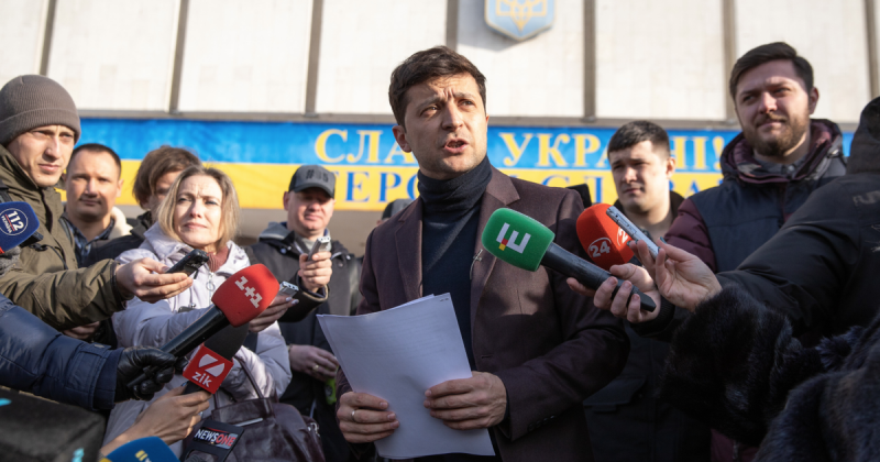 Зеленский предложил украинцам самим выбрать премьера, генпрокурора и главу СБУ