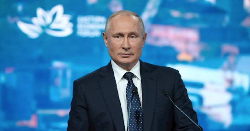 Путин высказался об акциях протеста: Это встряхивает власть