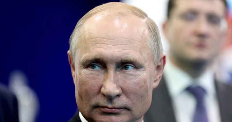 Путин подчеркнул, что спорт должен оставаться в стороне от политики