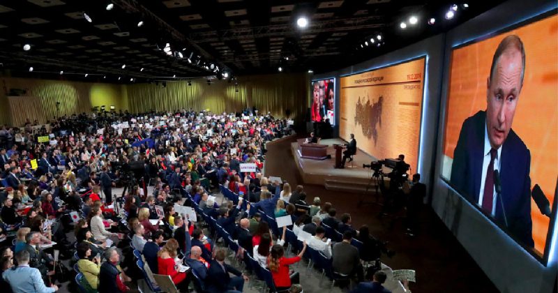 Эксперты: Запад напрасно потратился на ботов для трансляции с Путиным в YouTube